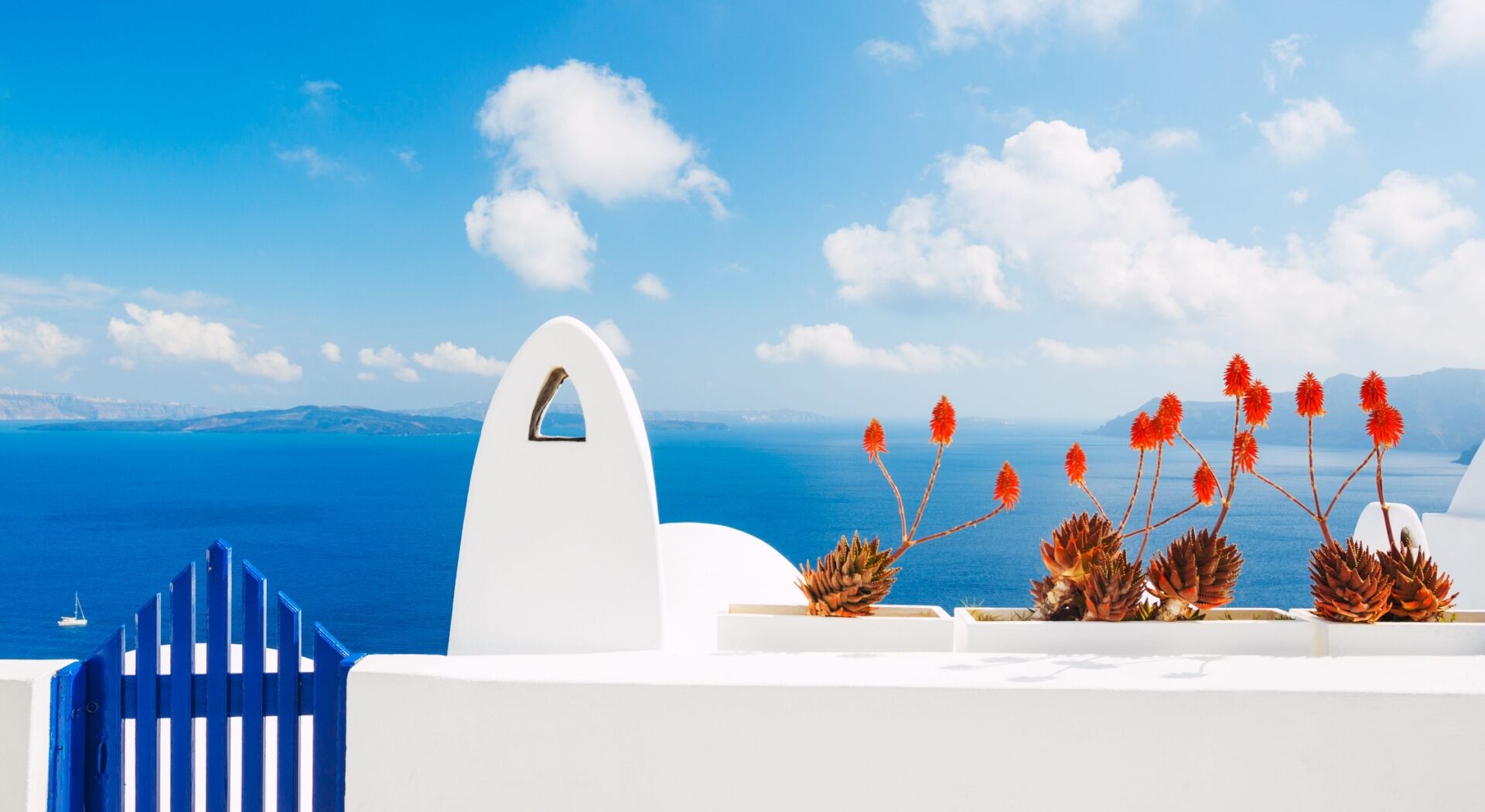 Santorini_Blue_Dour_White_Wall_TGR